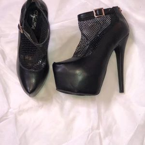 Torrid sequin outfit swipe 👈🏾👈🏾 for more pics